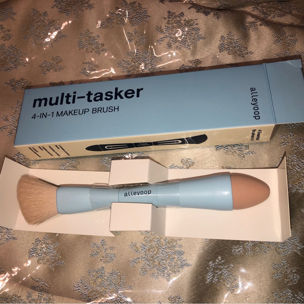 Double sided make up tool